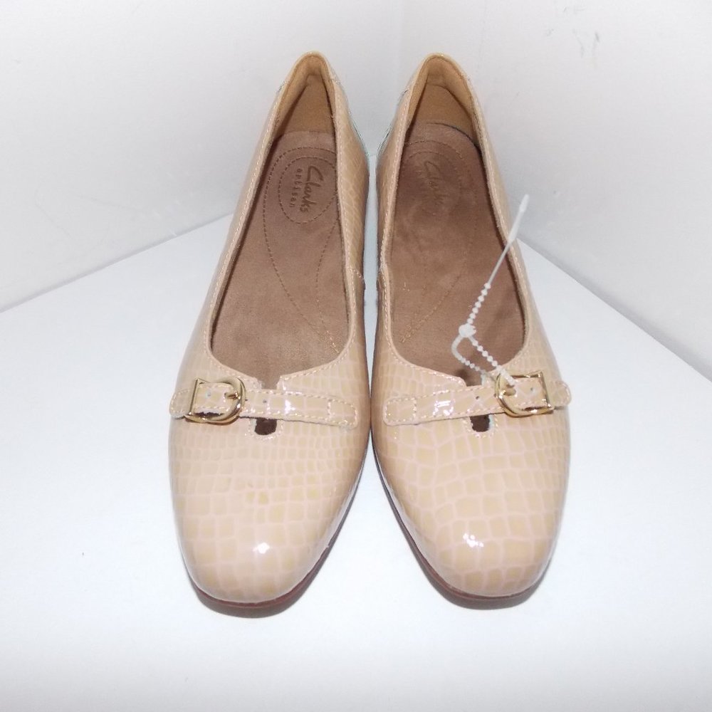 Clarks artisan women's leather shoes size 6.5M